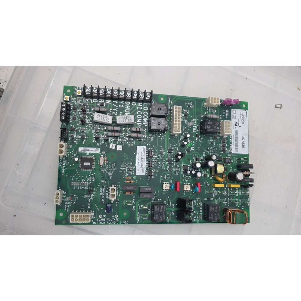 York Luxaire VARIDIGM 507820 Control Board VF4-1210 SCD-1102